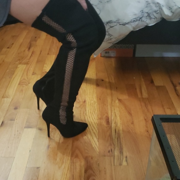Sexy thigh high boots - Picture 3 of 5